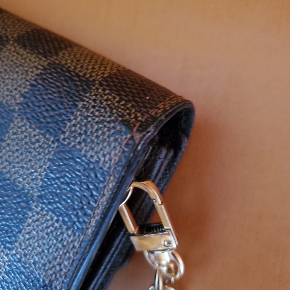 🤎Auth Louis Vuitton Damier Ebene Sarah Wallet 🤎 - Picture 14 of 16